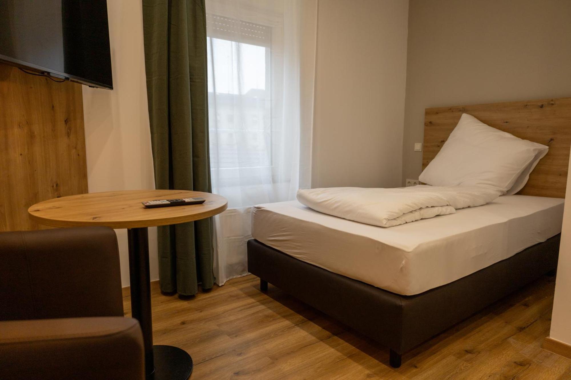 Hln Apartments Am Bahnhof Saarbrücken Zewnętrze zdjęcie